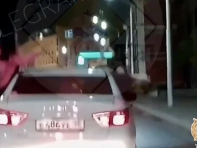 В Башкирии наказали водителя и девушек, которые по пояс высунулись из окна авто